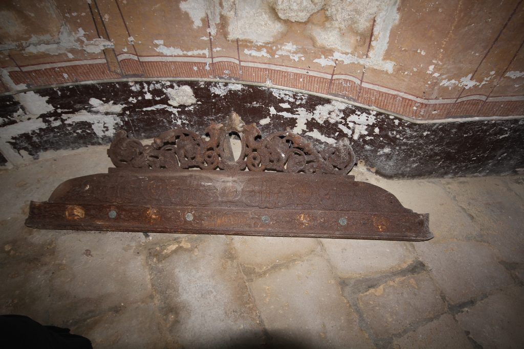 62 – Montataire – Chateau – Interieur – Salle de garde