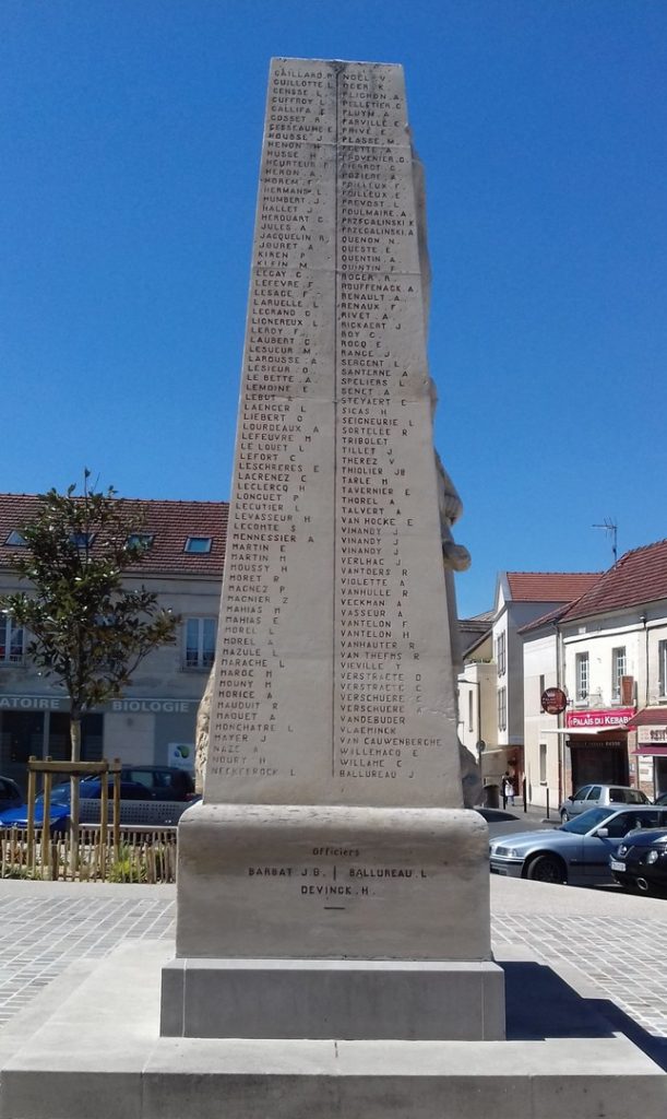 68 – Montataire – Monument aux morts.
