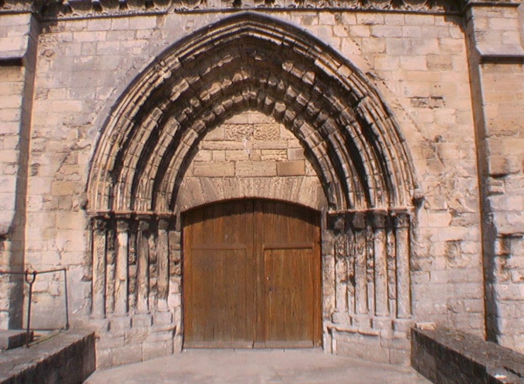 EGLISE FACADE PORTAIL IMGA0119