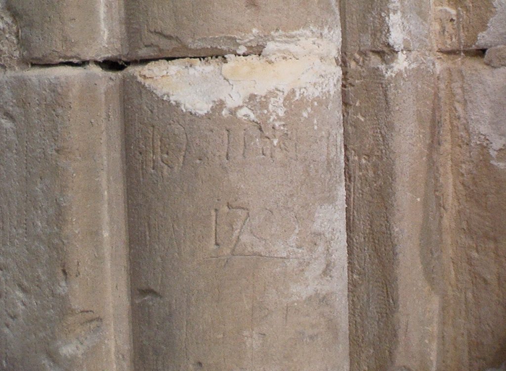 EGLISE GRAFFITI IMGA0406