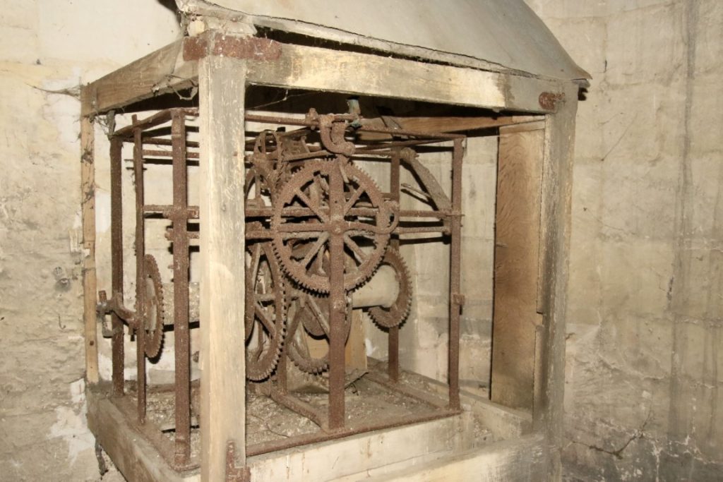 EGLISE INTERIEUR CLOCHER C7D_0932