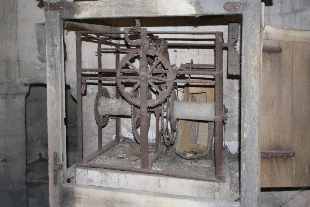 EGLISE INTERIEUR CLOCHER C7D_0959