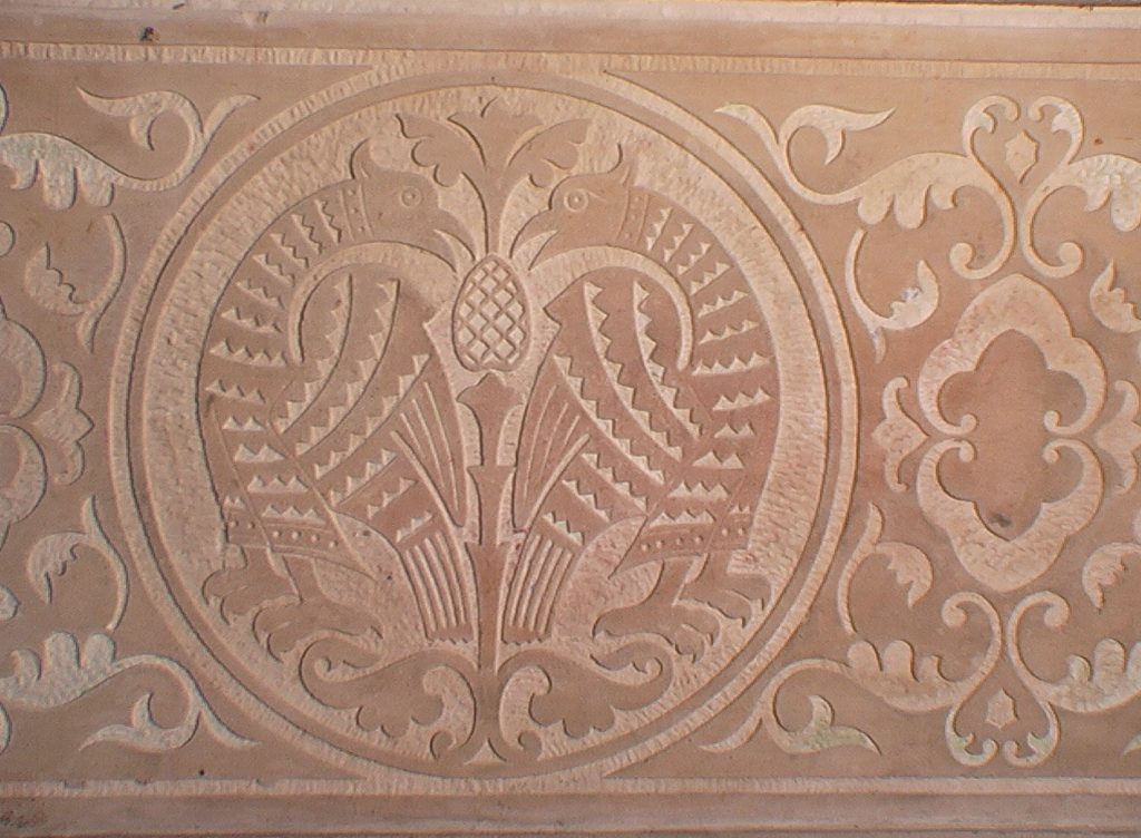 EGLISE INTERIEUR SCULPTURE AUTEL IMGA0183