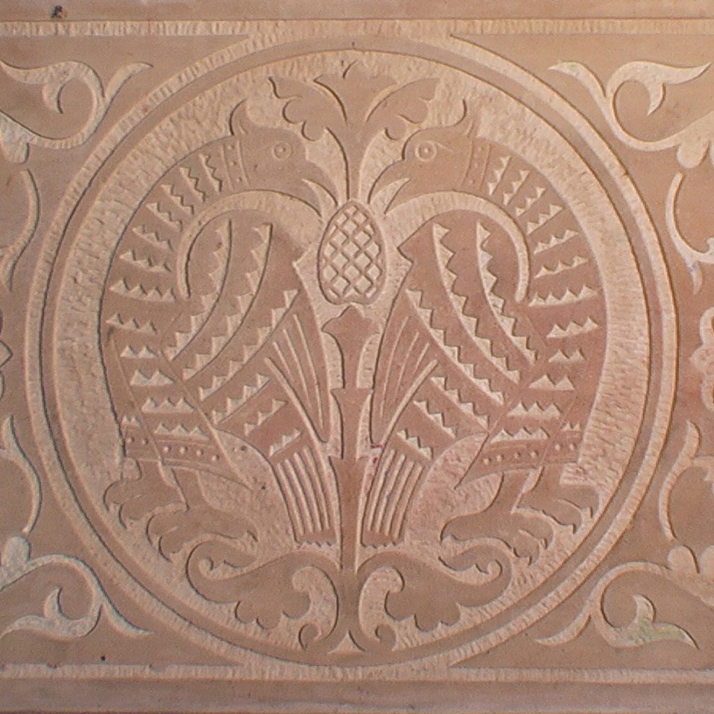 EGLISE INTERIEUR SCULPTURE AUTEL IMGA0183 LIVRE
