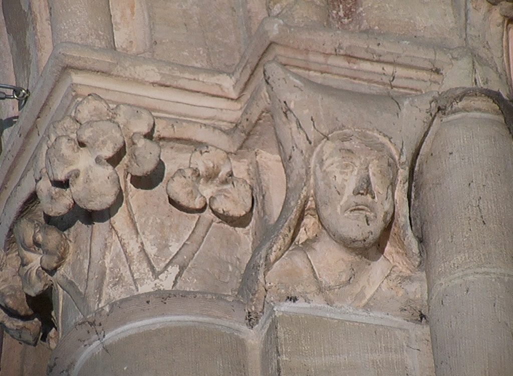 EGLISE INTERIEUR SCULPTURE FEMME IMGA0401