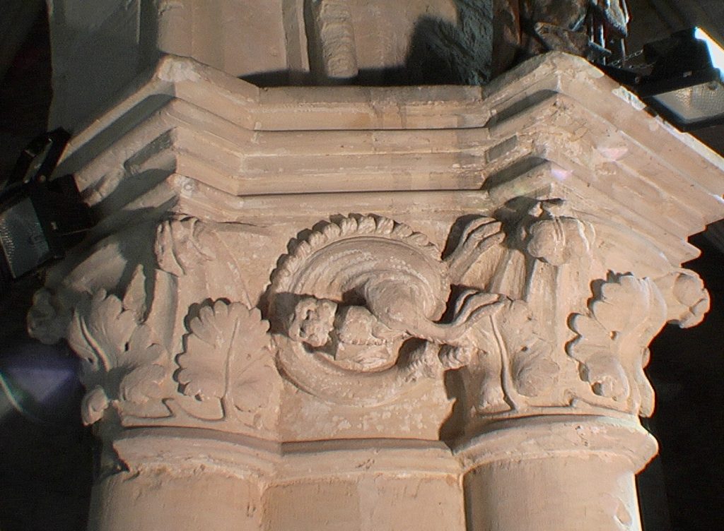 EGLISE INTERIEUR SCULPTURE IMGA0200