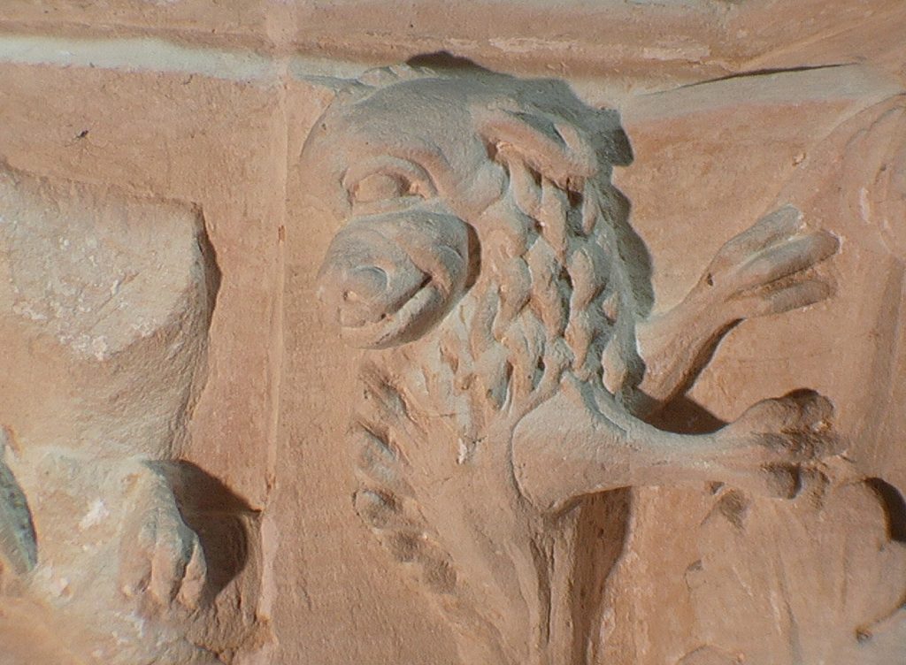 EGLISE INTERIEUR SCULPTURE IMGA0204