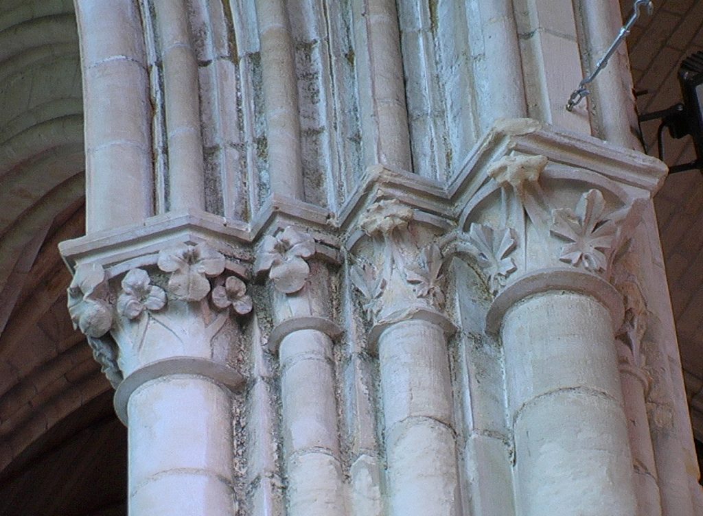 EGLISE INTERIEUR SCULPTURE IMGA0312