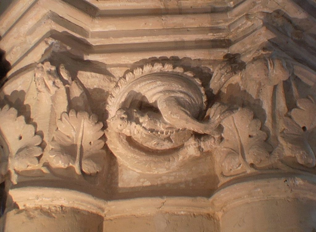 EGLISE INTERIEUR SCULPTURE IMGA0343