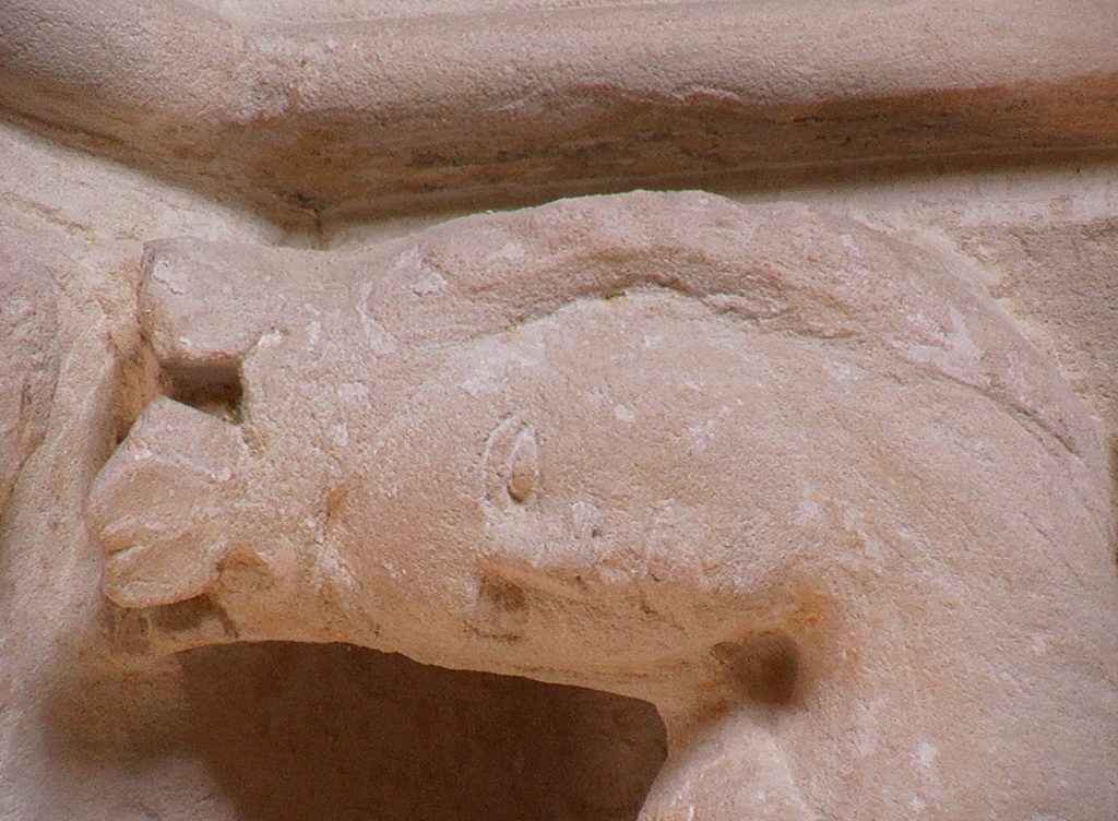 EGLISE INTERIEUR SCULPTURE IMGA0424
