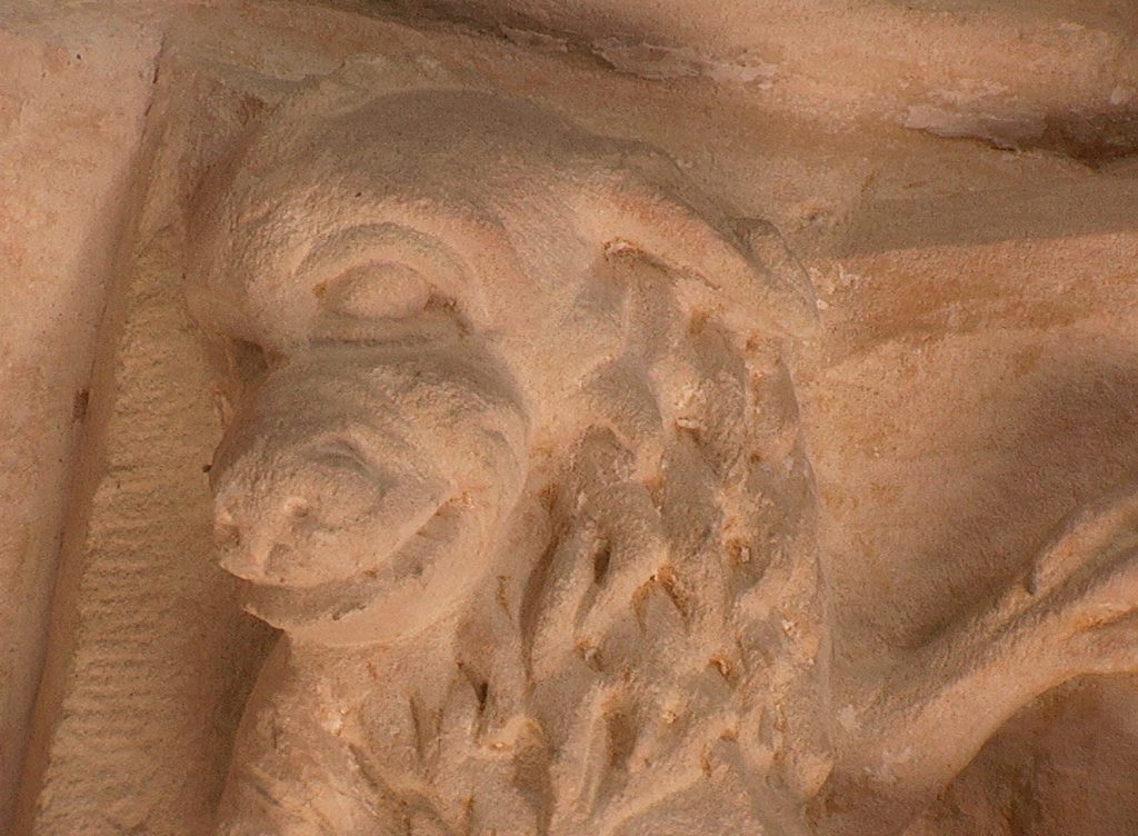 EGLISE INTERIEUR SCULPTURE IMGA0426