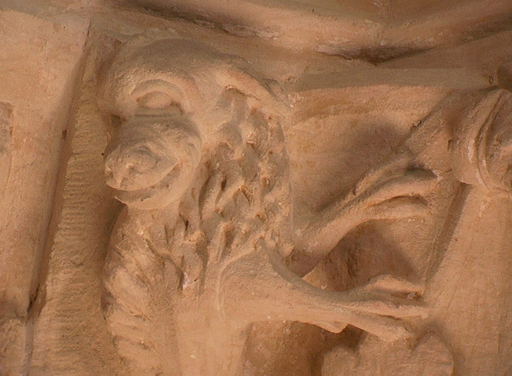 EGLISE INTERIEUR SCULPTURE IMGA0427
