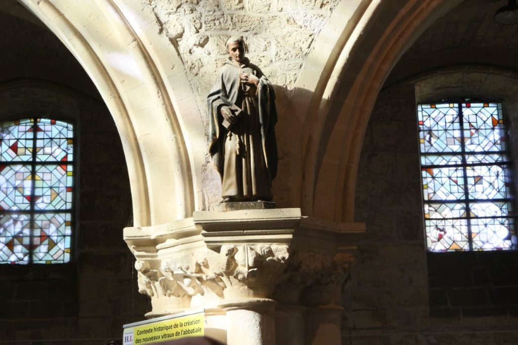 EGLISE INTERIEUR Statue C7D_0793