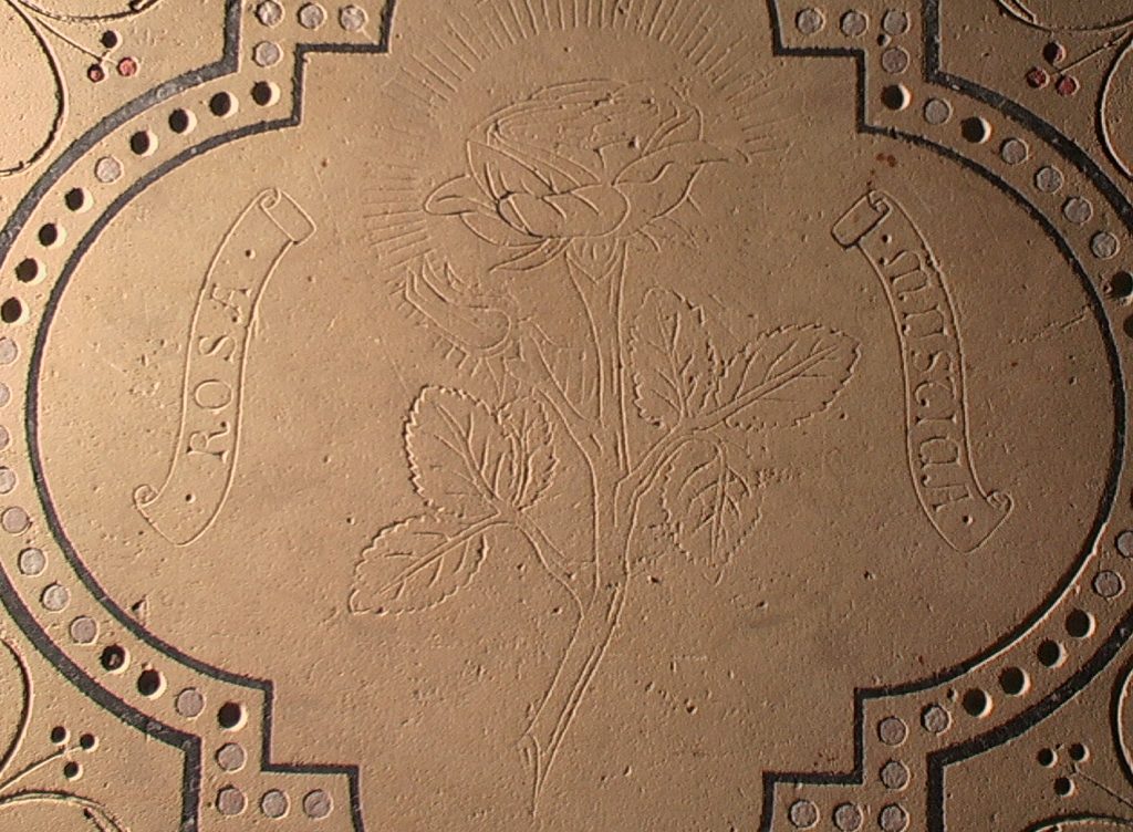 EGLISE INTERIEUR TAPIS IMGA0160