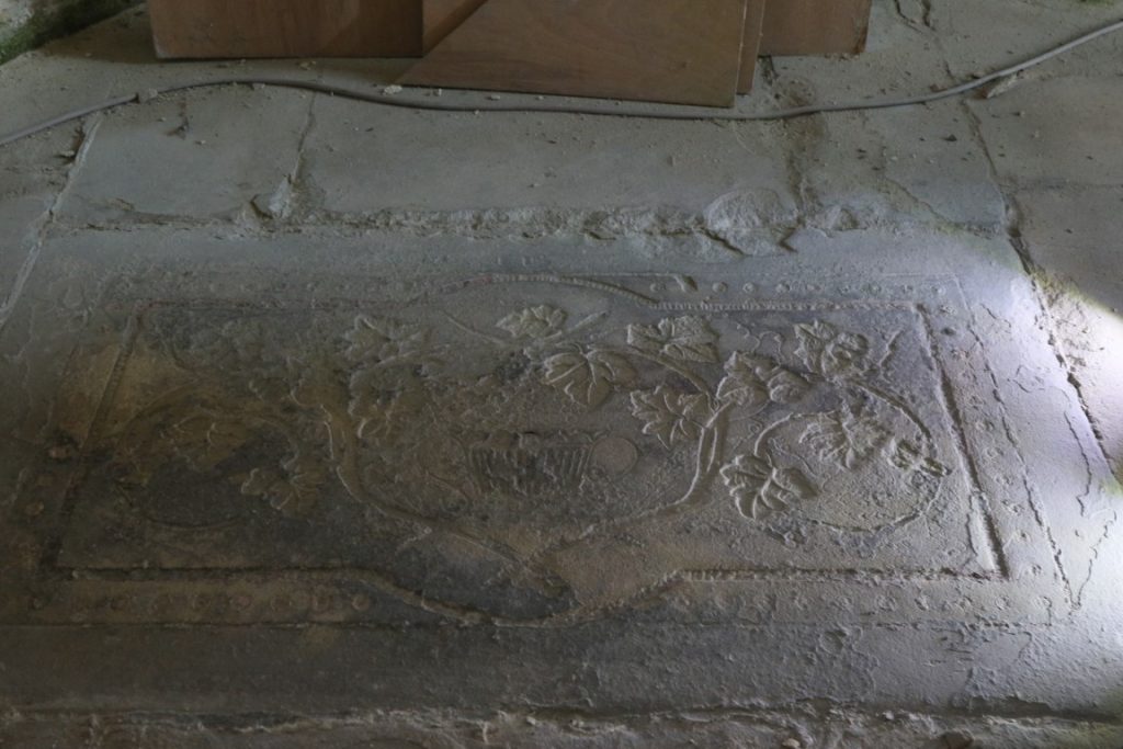 EGLISE INTERIEUR VIGNE C7D_1695