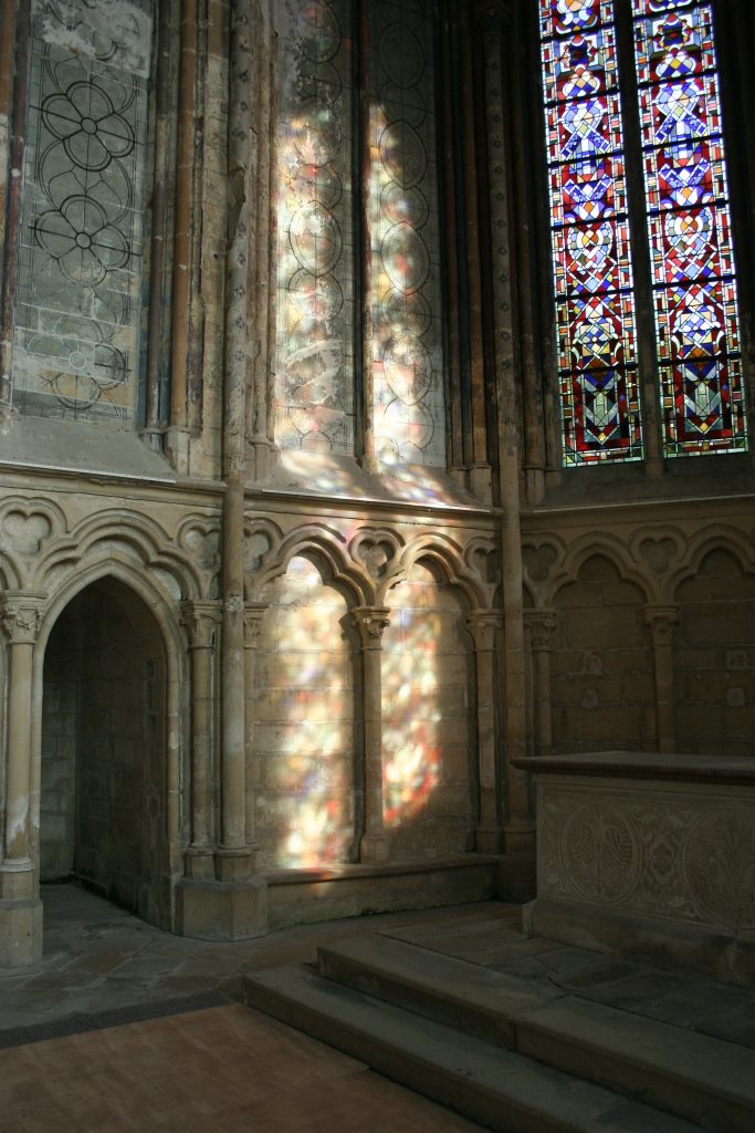 EGLISE INTERIEUR VITRAUX LUMIERE _MG_6495