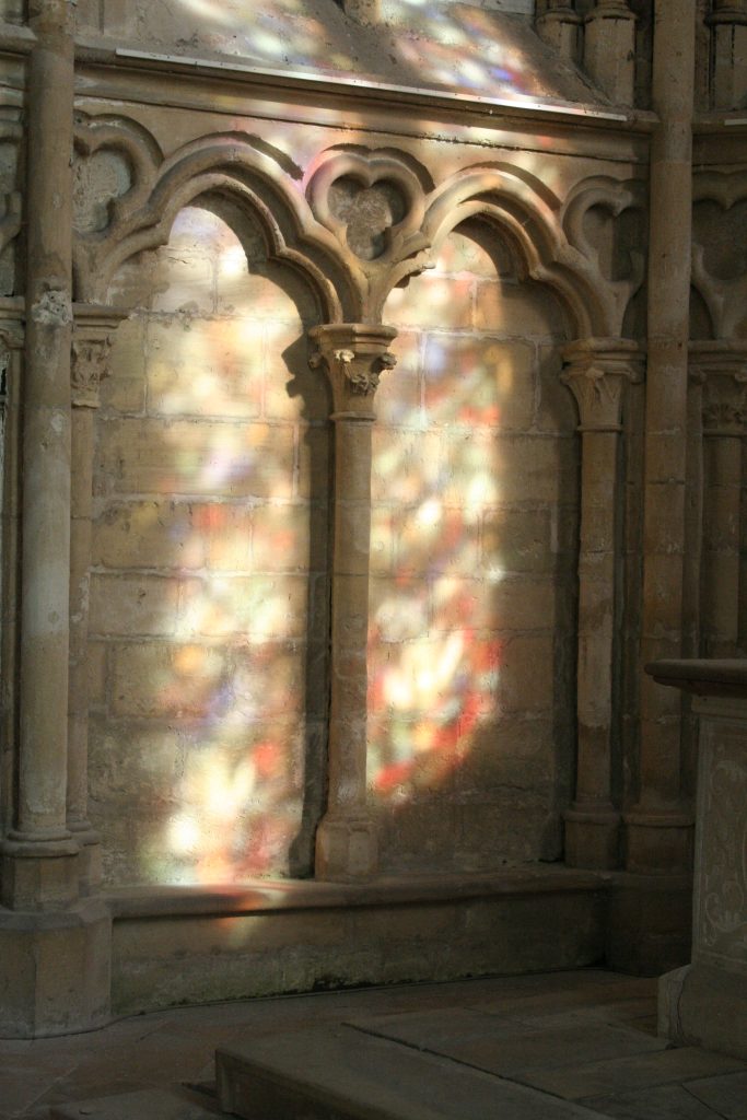 EGLISE INTERIEUR VITRAUX LUMIERE _MG_6500