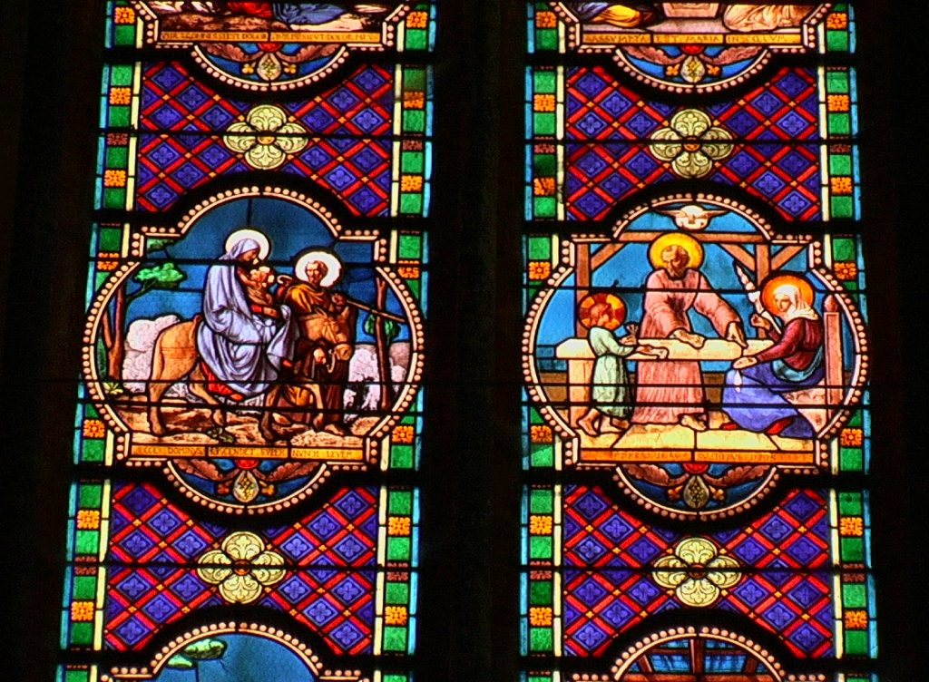 EGLISE INTERIEUR Vitraux IMGA0254