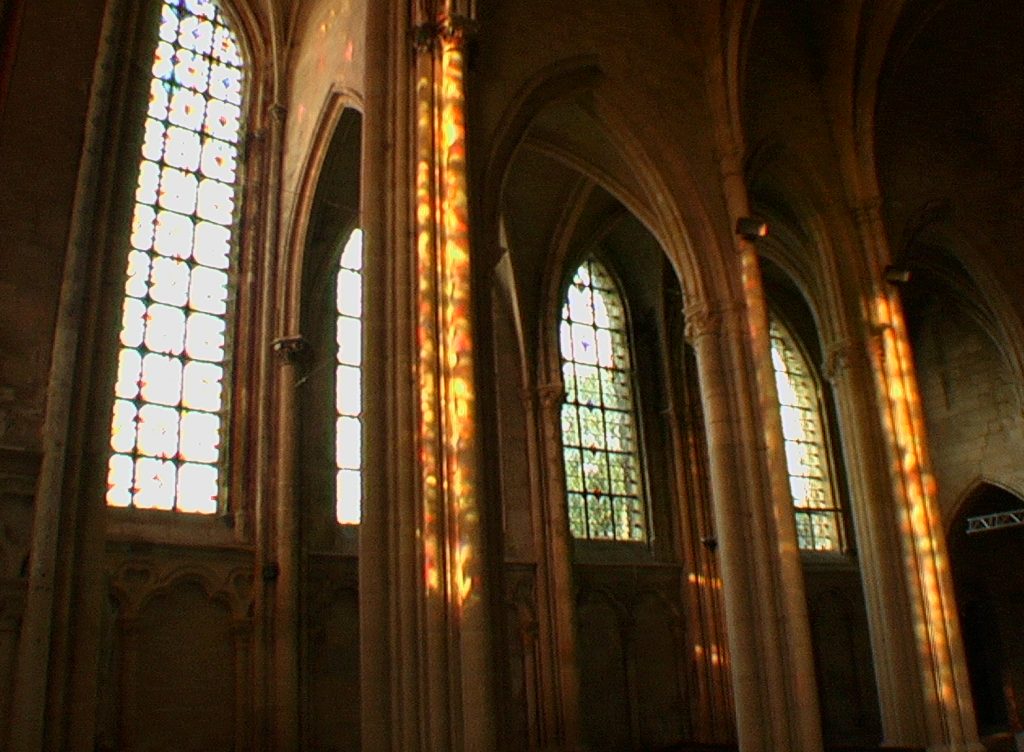 EGLISE INTERIEUR Vitraux IMGA0267