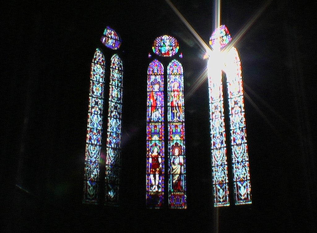 EGLISE INTERIEUR Vitraux IMGA0323