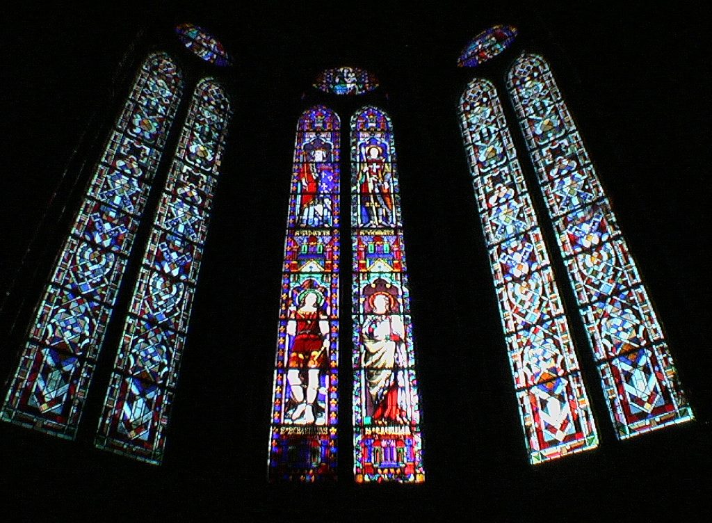EGLISE INTERIEUR Vitraux IMGA0328 LIVRE