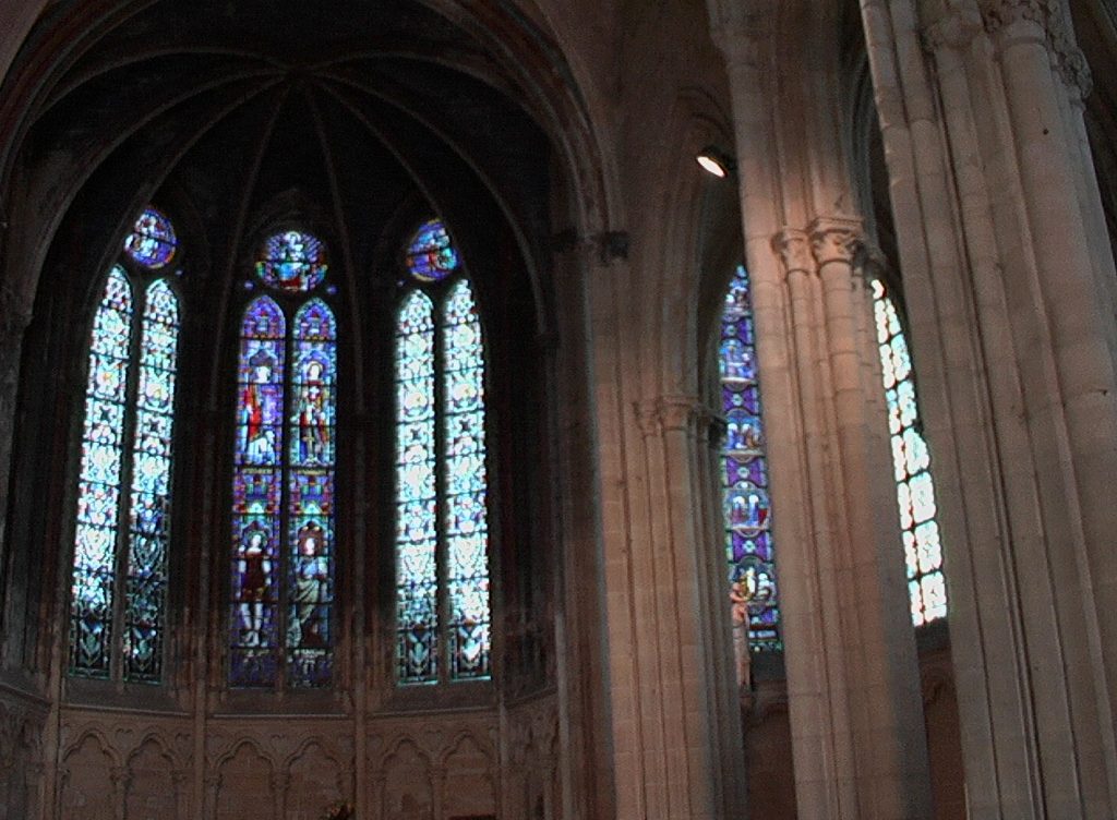 EGLISE INTERIEUR Vitraux IMGA0413