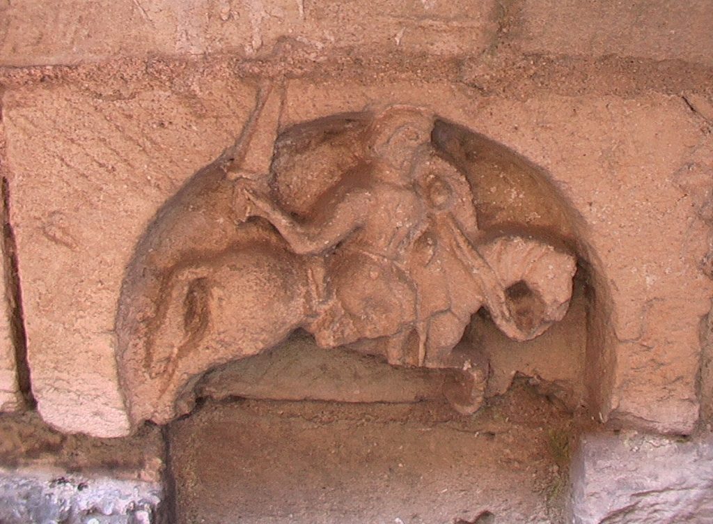 EGLISE SCULPTURE CHEVALIER IMGA0362