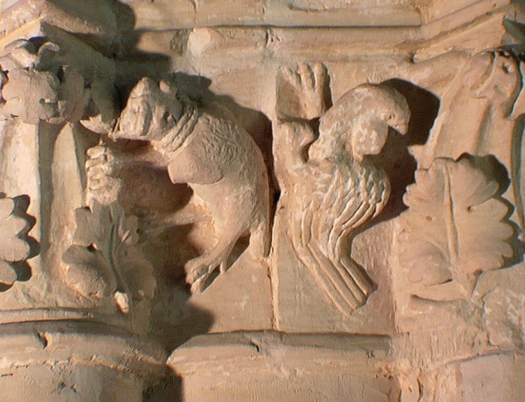 Page 17-09 EGLISE INTERIEUR SCULPTURE IMGA0212 LIVRE