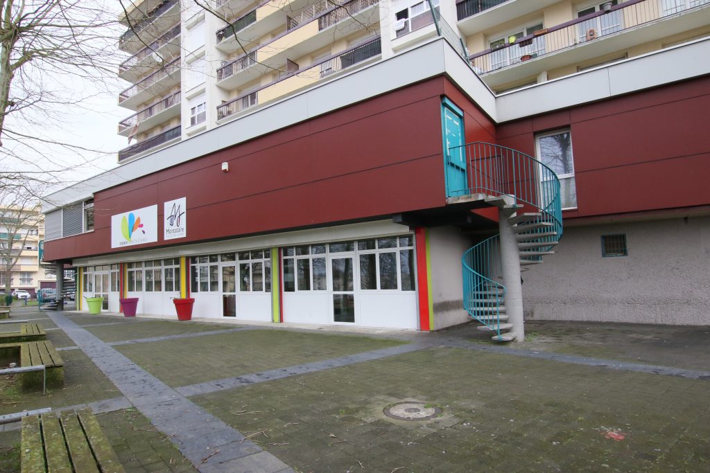 Page 28-08 D&rsquo;HOKER C7D_2583