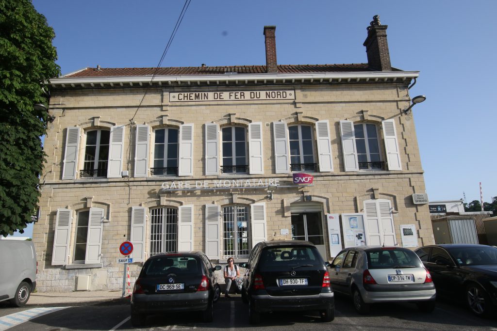 Page 37-07 SEMARD GARE C7D_8165 LIVRE