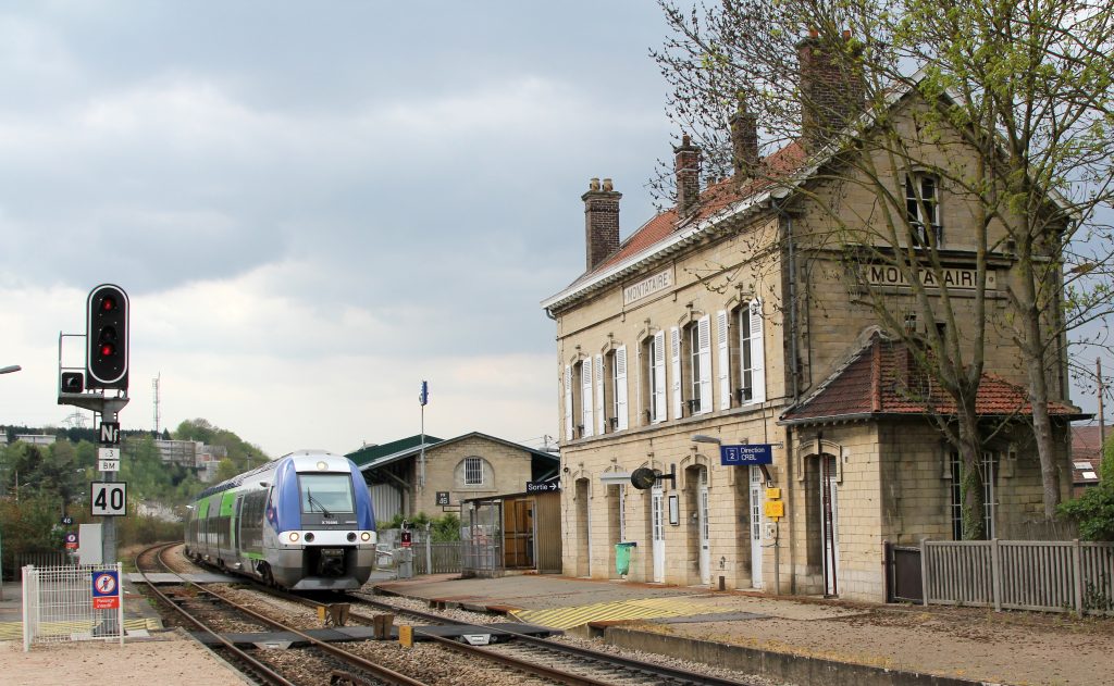 Page 37-08 GARE IMG_0793 LIVRE