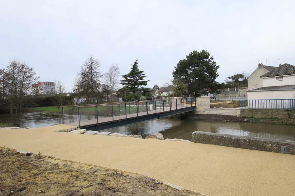 Passerelle LIVRE C7D_2618