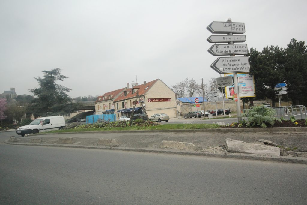 ROND-POINT FORGES IMG_1016