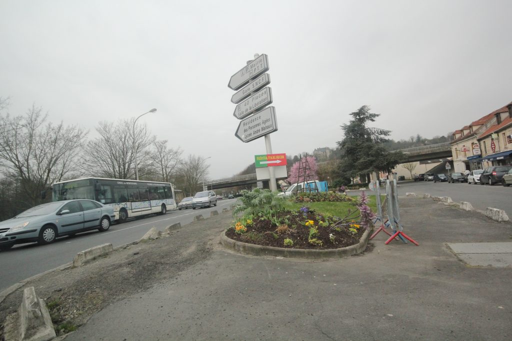 ROND-POINT FORGES IMG_1017