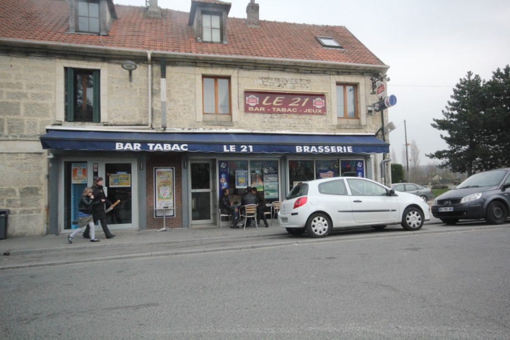 02 – Montataire – Rue Lenine – Café Le 21