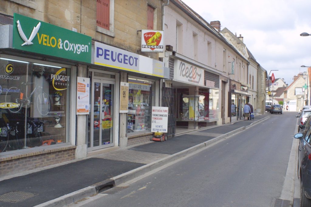 28 Rue de la République -G- 2007 - Fayard - Peugeot
