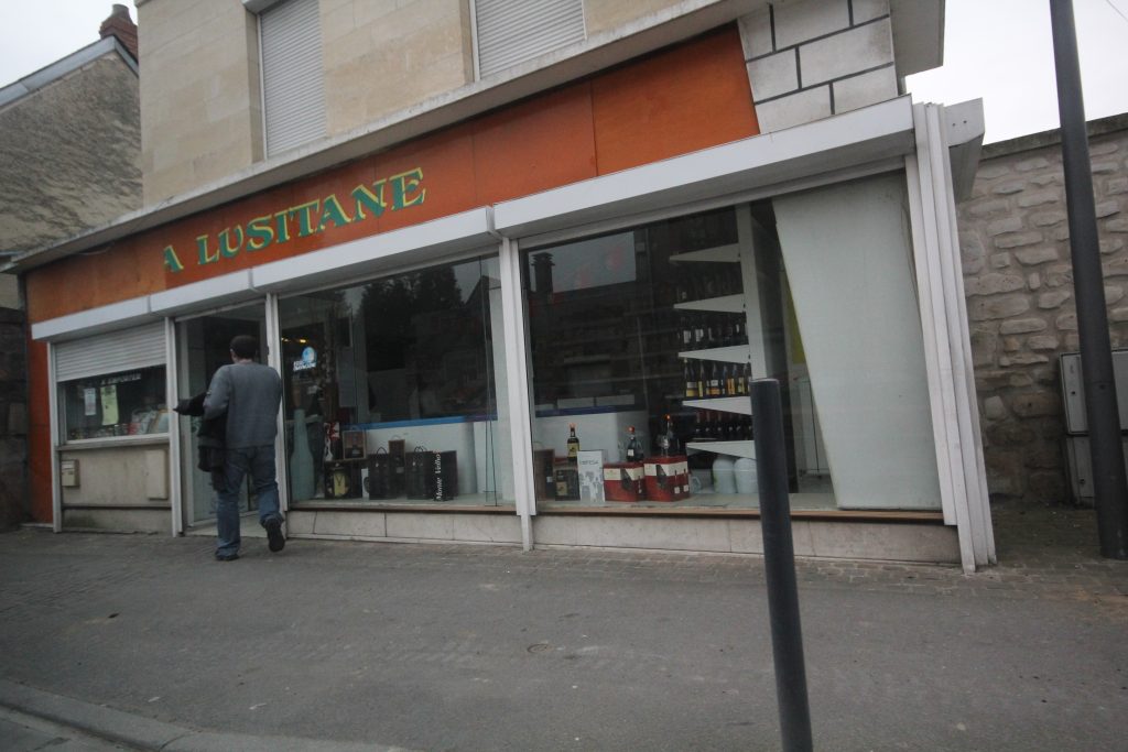 44 Rue de la République -B- 2011 – La Lusitane