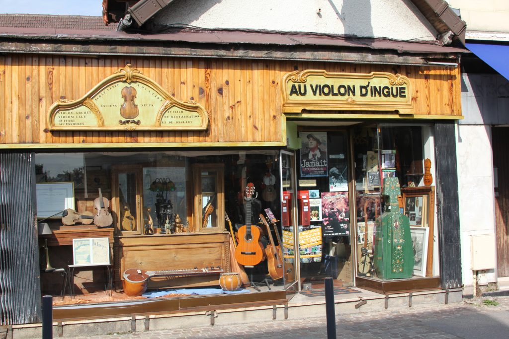 47 Rue de la République -E- 2011 – Au violon d&rsquo;ingue