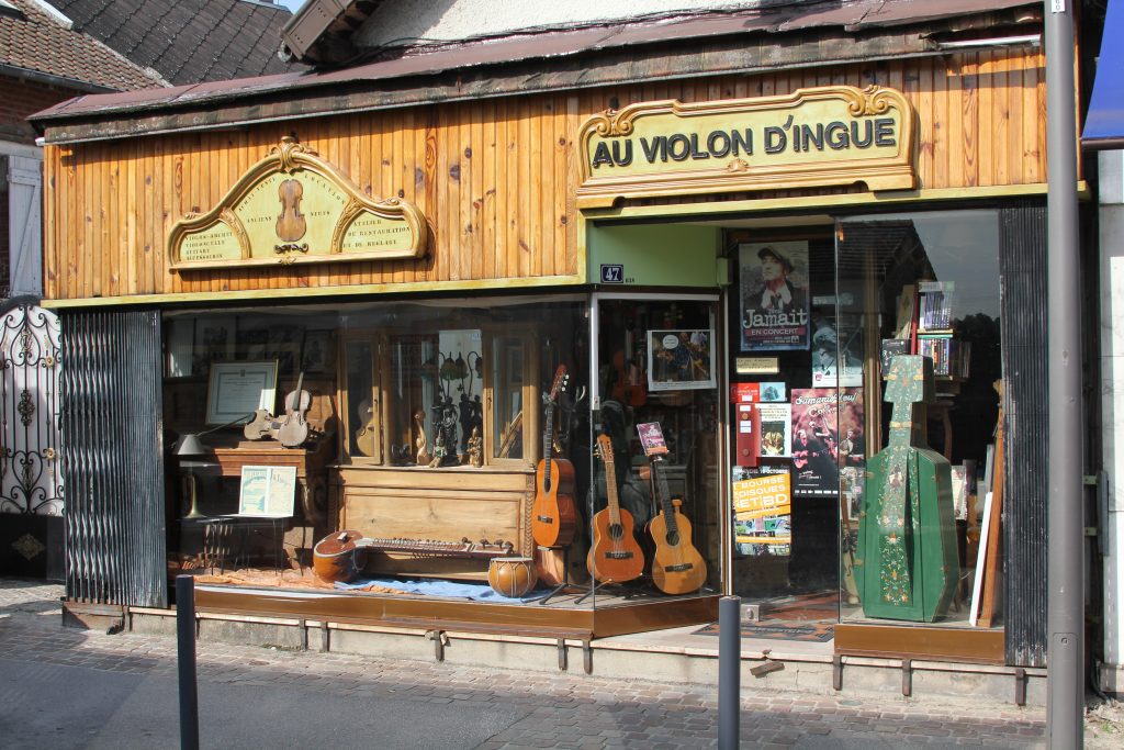 47 Rue de la République -G- 2011 - Au violon d'ingue