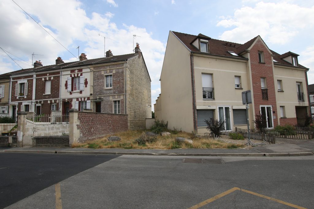 49 BLANC GAYAN C7D_8904 LIVRE