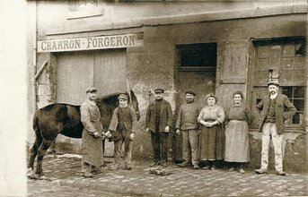 58 Rue de la République -B- Charron Forgeron -Delahoche