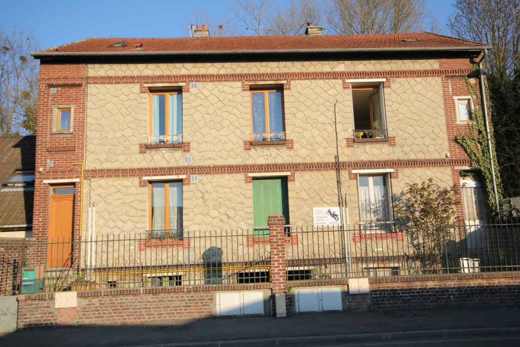 DEPORTES (Rue de la GARE) IMG_1389