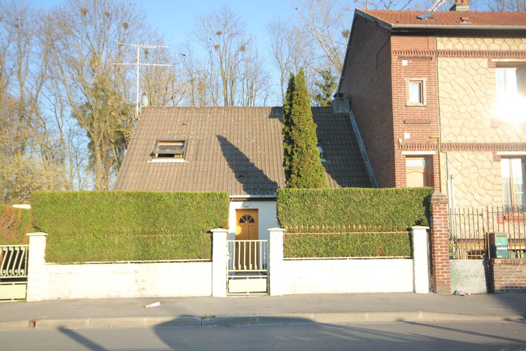 DEPORTES (Rue de la GARE) IMG_1390
