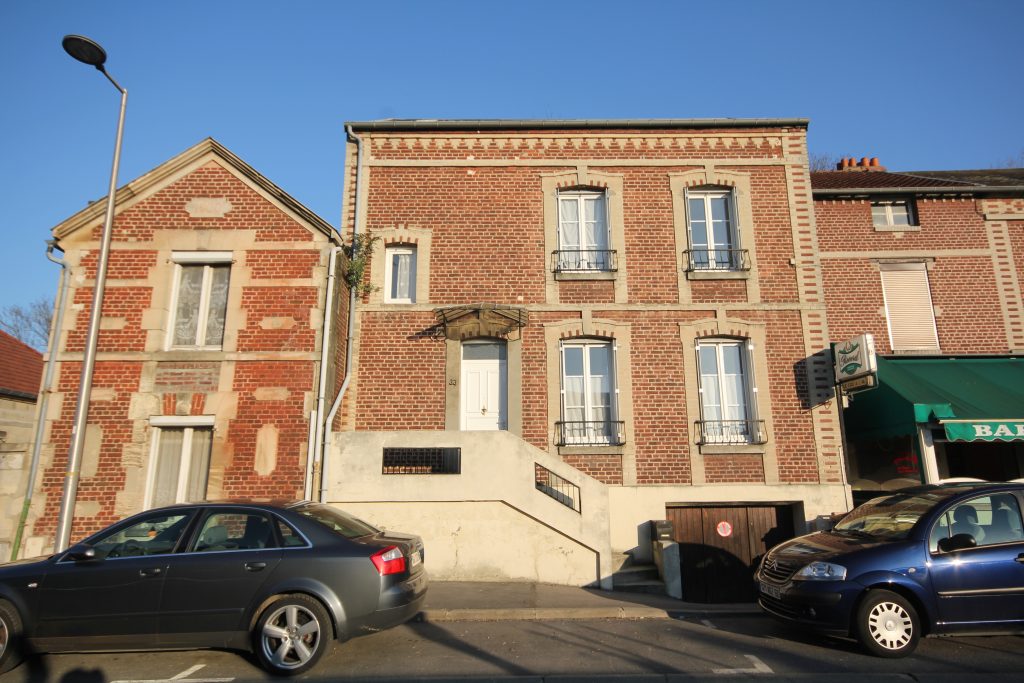 DEPORTES (Rue de la GARE) IMG_1392