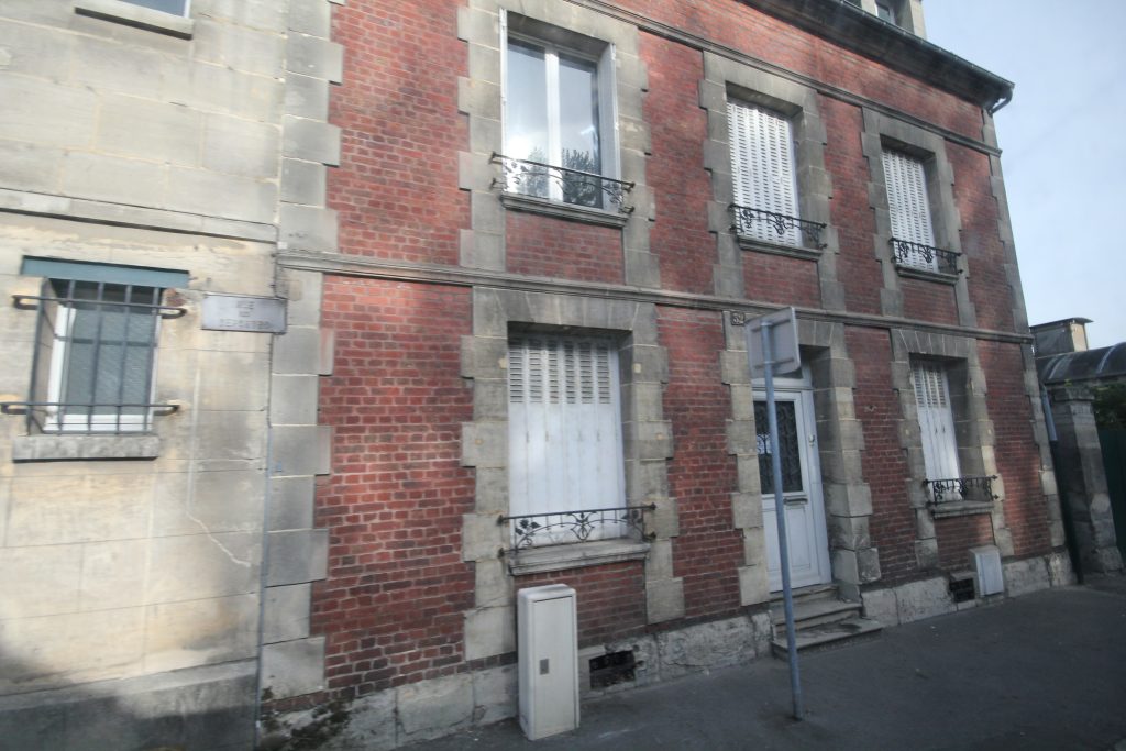 DEPORTES (Rue de la GARE) IMG_4607
