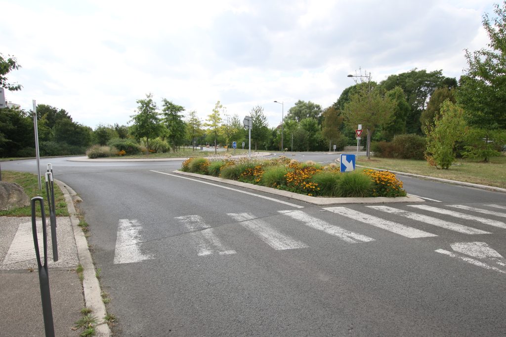 Irène et Frédéric Joliot Curie ROND-POINT C7D_8948