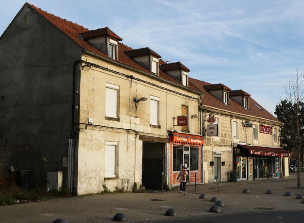 ROND-POINT FORGES Café ‘le 21’ C7D_0785