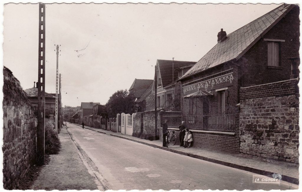 rue victor hugo rue de la ville fin des années 60 a gauche maintenant residences helene